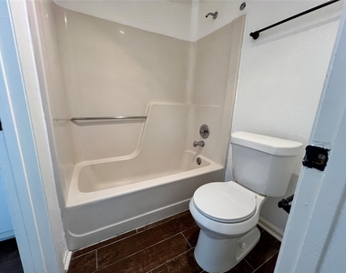 11506 Meadow Pines Court - Photo Thumbnail 10