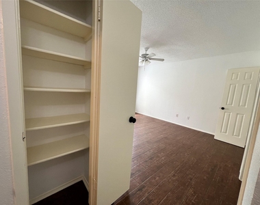 11506 Meadow Pines Court - Photo Thumbnail 12