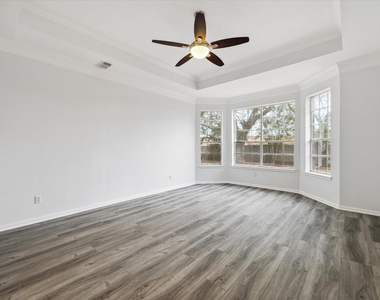 2715 Oakland Drive - Photo Thumbnail 13