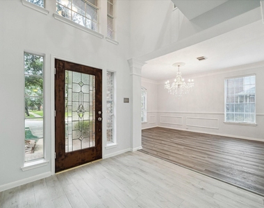 2715 Oakland Drive - Photo Thumbnail 3