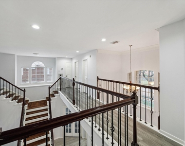 2715 Oakland Drive - Photo Thumbnail 17