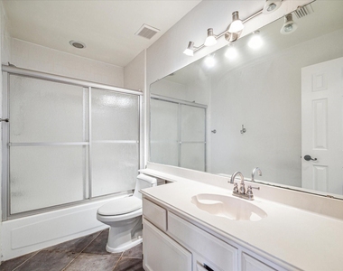 2715 Oakland Drive - Photo Thumbnail 21