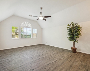2715 Oakland Drive - Photo Thumbnail 18
