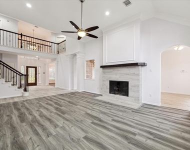 2715 Oakland Drive - Photo Thumbnail 6
