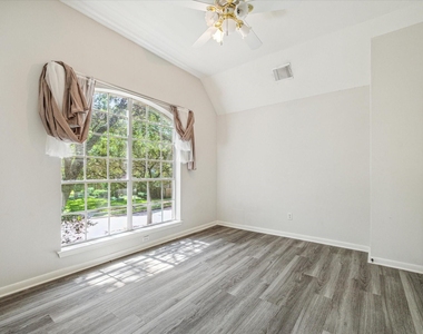 2715 Oakland Drive - Photo Thumbnail 23