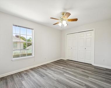 2715 Oakland Drive - Photo Thumbnail 25