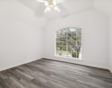 2715 Oakland Drive - Photo Thumbnail 20