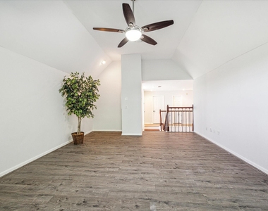 2715 Oakland Drive - Photo Thumbnail 19