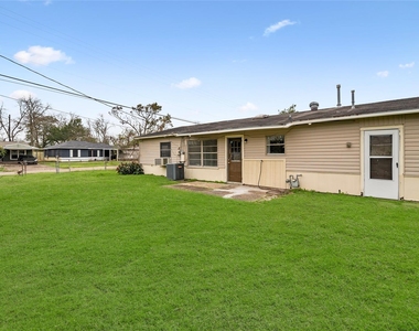 8171 Redfern Drive - Photo Thumbnail 11