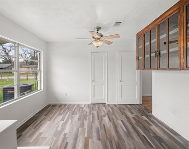 8171 Redfern Drive - Photo Thumbnail 3