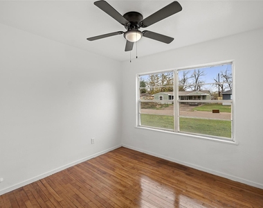 8171 Redfern Drive - Photo Thumbnail 7