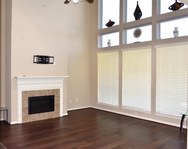 5106 Autumn Rose Lane - Photo Thumbnail 7