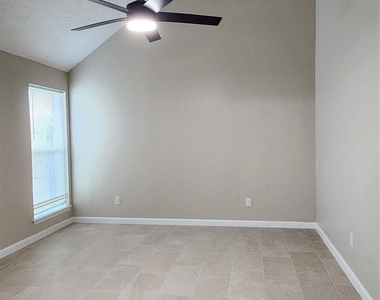 128 Lasso Street - Photo Thumbnail 15