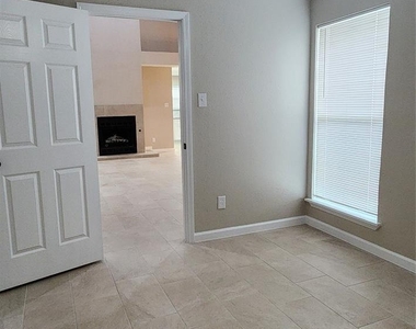 128 Lasso Street - Photo Thumbnail 26