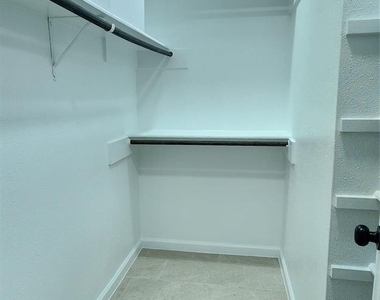 128 Lasso Street - Photo Thumbnail 20