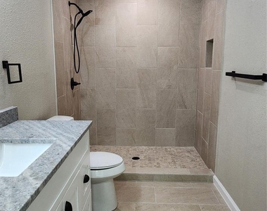 128 Lasso Street - Photo Thumbnail 17