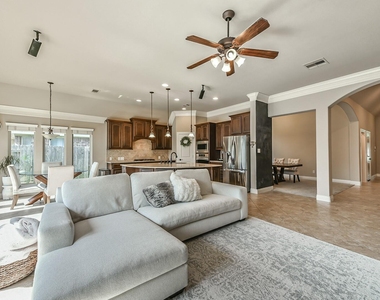 10323 Belvamera Road - Photo Thumbnail 5