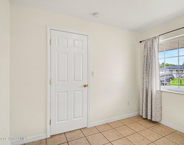 255 W Towne Place - Photo Thumbnail 8