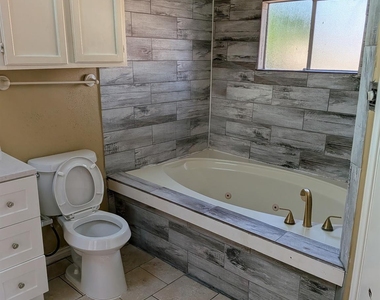 6826 Heather Hollow Drive - Photo Thumbnail 18