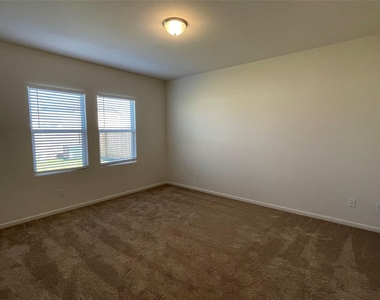 10084 Pappas Drive - Photo Thumbnail 7