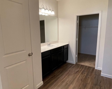 10084 Pappas Drive - Photo Thumbnail 8
