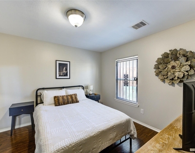 1838 Wheeler Street - Photo Thumbnail 11