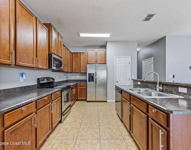 2745 Revolution Street - Photo Thumbnail 11