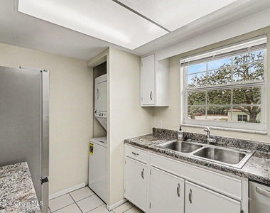 3135 Shady Dell Lane - Photo Thumbnail 8