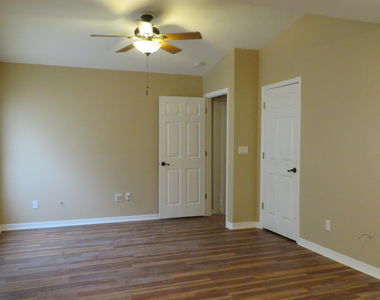 2321 Mantilla Avenue Se - Photo Thumbnail 6