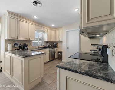116 Royal Palm Avenue - Photo Thumbnail 6