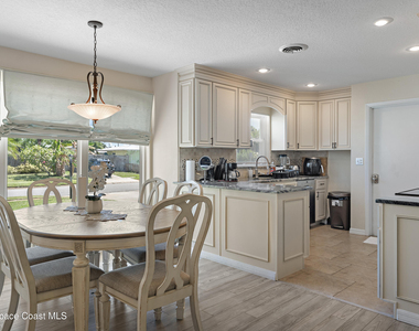116 Royal Palm Avenue - Photo Thumbnail 4