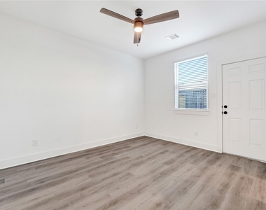 4604 Indie Heights Lane - Photo Thumbnail 9