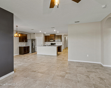 465 Sorrento Drive - Photo Thumbnail 15