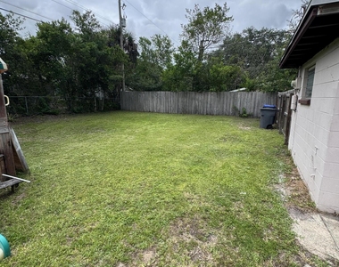 4480 Gray Avenue - Photo Thumbnail 9