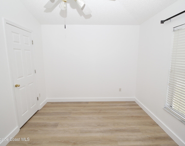 2440 Bridgeport Circle - Photo Thumbnail 18