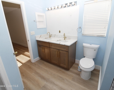 2440 Bridgeport Circle - Photo Thumbnail 11
