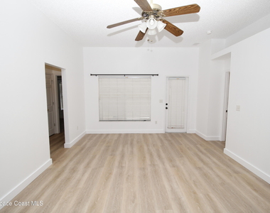 2440 Bridgeport Circle - Photo Thumbnail 2