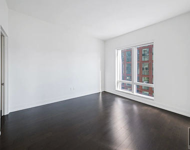10th Avenue - Photo Thumbnail 2
