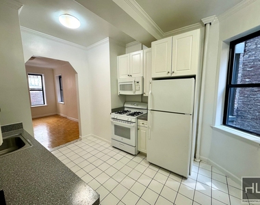East 38th Street - Photo Thumbnail 4