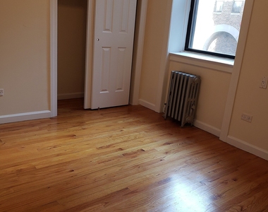 West 45 Street - Photo Thumbnail 1