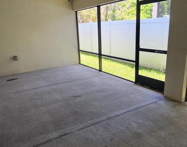 1247 Donegal Drive - Photo Thumbnail 23