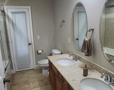 1247 Donegal Drive - Photo Thumbnail 16