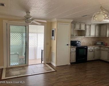 504 Jennifer Circle - Photo Thumbnail 4