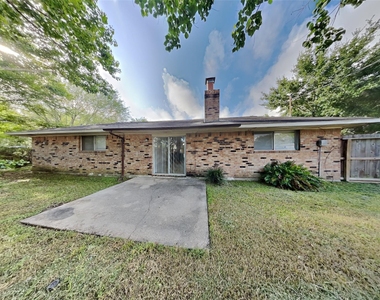 3202 Vandyke Drive - Photo Thumbnail 16