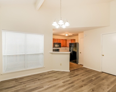 1525 Miller Avenue - Photo Thumbnail 4