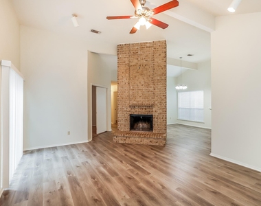 1525 Miller Avenue - Photo Thumbnail 3