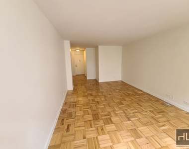 East 49 Street - Photo Thumbnail 1
