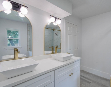 550 Brandon Road - Photo Thumbnail 15