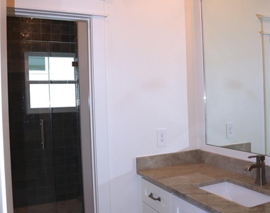 1836 Cortlandt Street - Photo Thumbnail 7