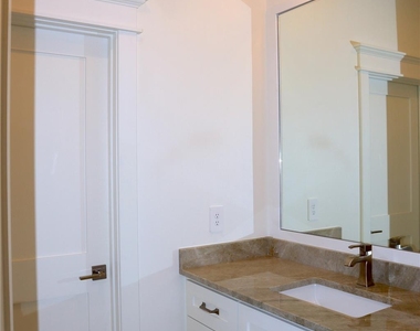1836 Cortlandt Street - Photo Thumbnail 6